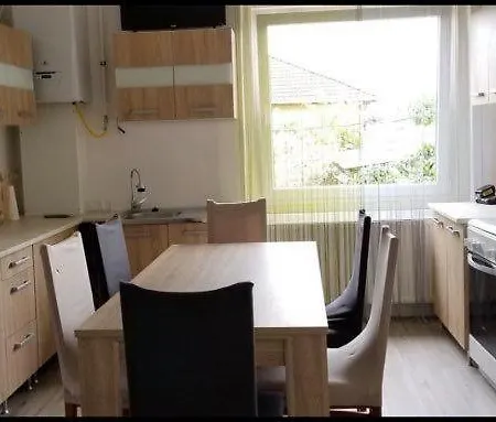 Munkasszallas *